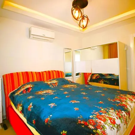 Sun Star 1+1 в стуки 40€ при заселении в квартиру вы оплачиваете депозит в размере 300€ с него высчитывается свет и вода 5€ в сутки и финальная уборка 40€, остаток денег возвращается при выезде * Αλάνια