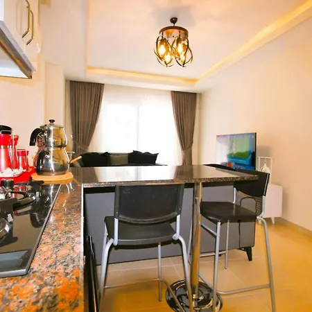 Sun Star 1+1 в стуки 40€ при заселении в квартиру вы оплачиваете депозит в размере 300€ с него высчитывается свет и вода 5€ в сутки и финальная уборка 40€, остаток денег возвращается при выезде * Αλάνια